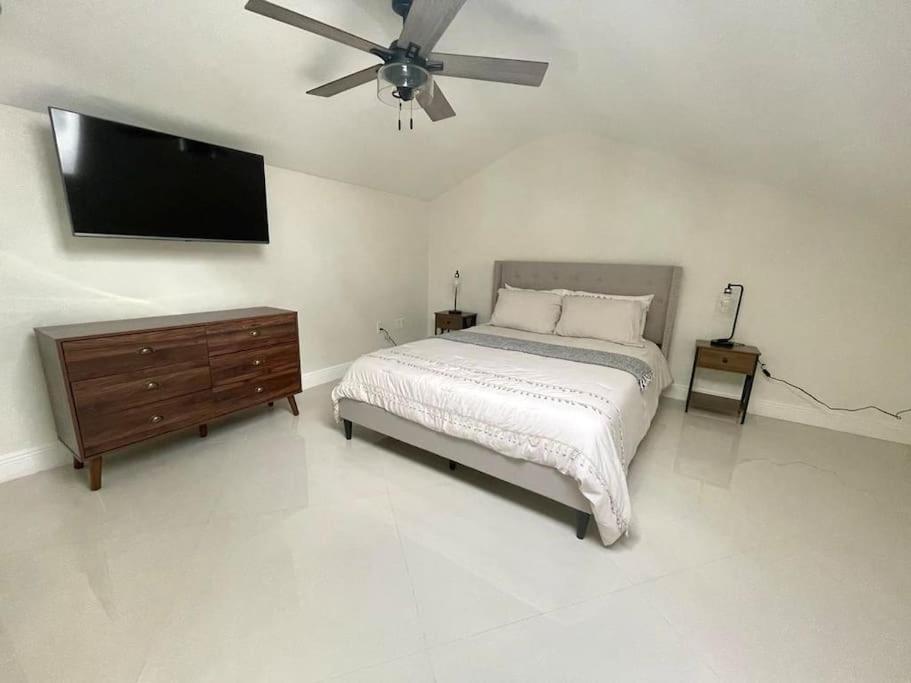 Stylish 3/2 Getaway! Near Theme Parks! Villa Lakeland Bagian luar foto