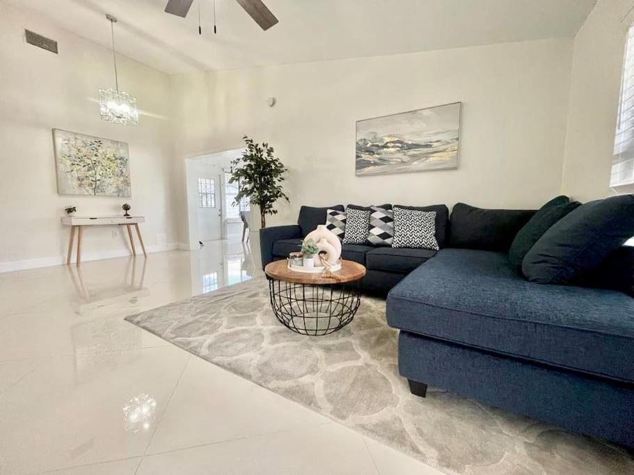 Stylish 3/2 Getaway! Near Theme Parks! Villa Lakeland Bagian luar foto